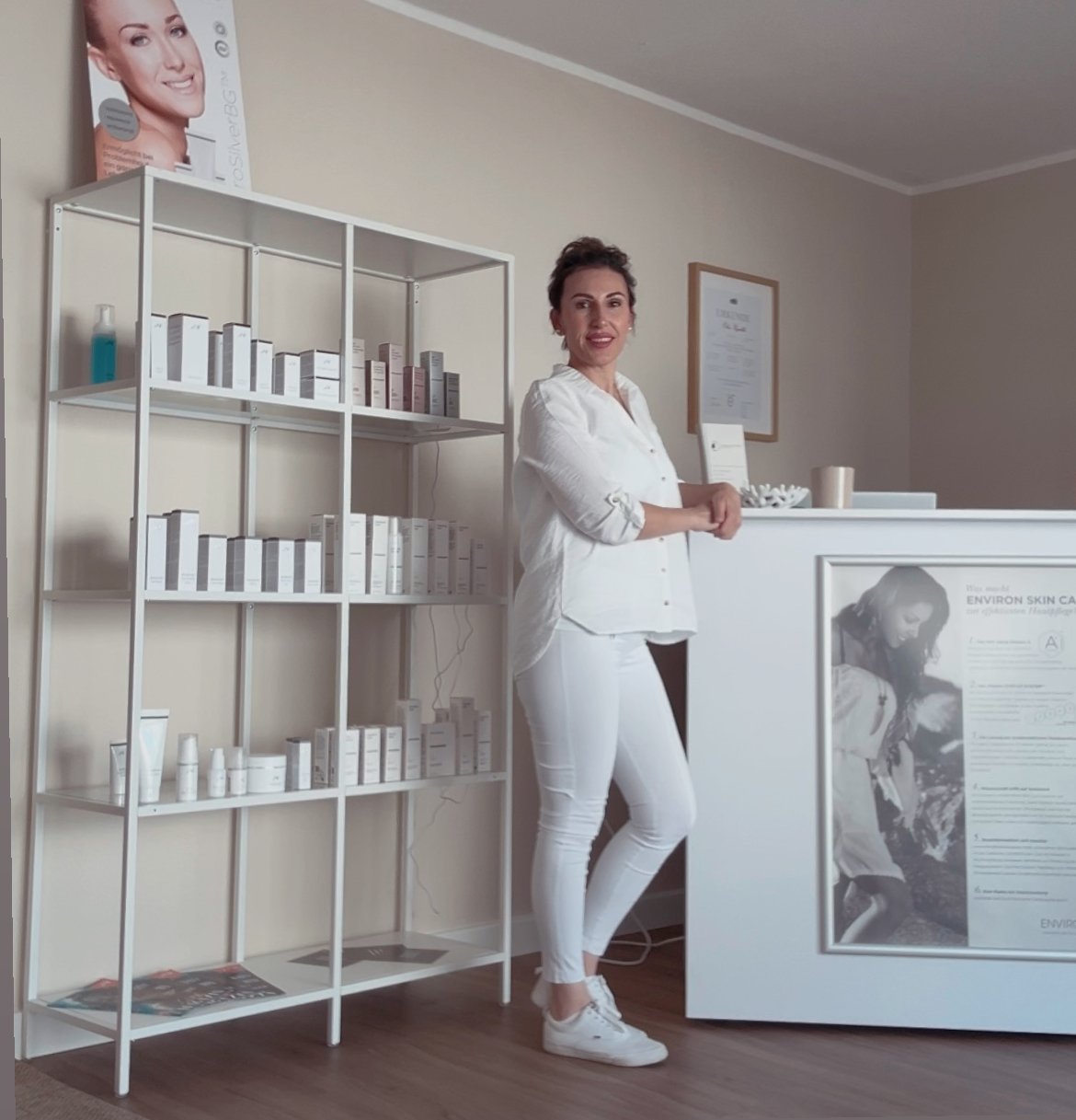 Kosmetikstudio Innenansicht mit abgerundeten Ecken